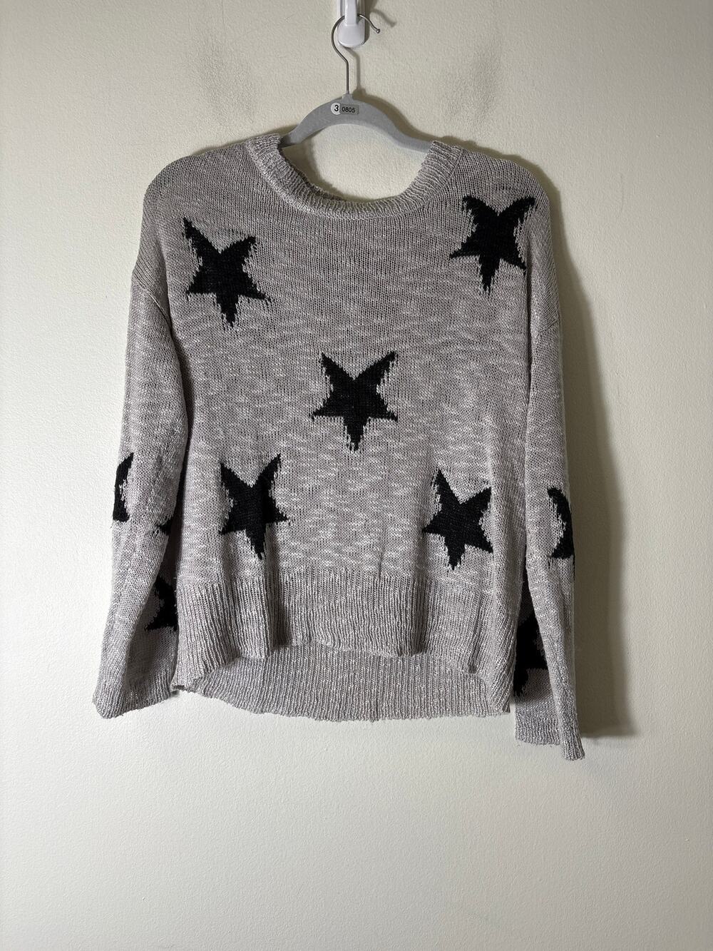 Elan Gray With Black Star Sweater Sz M